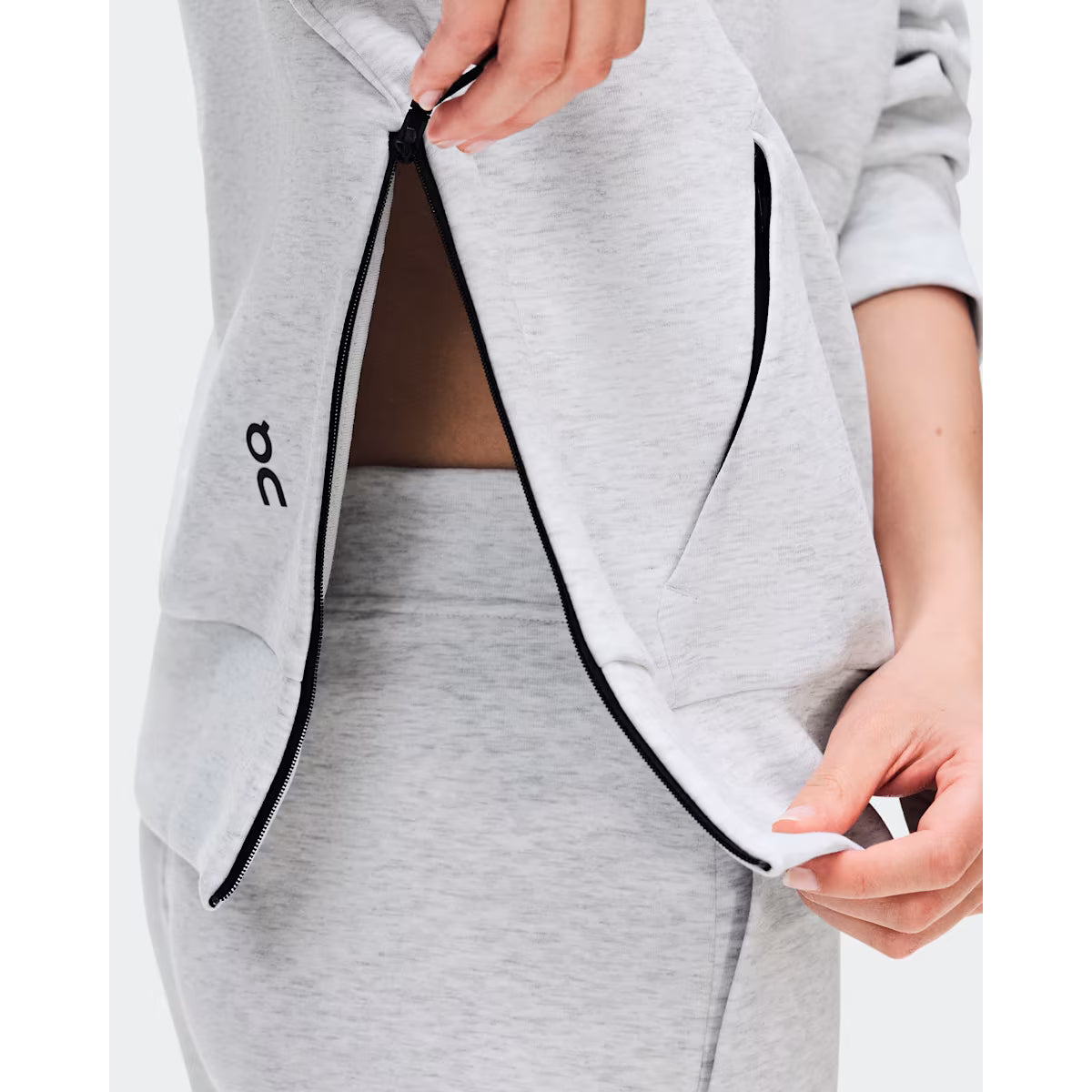 On Running Women's Focus Tech Hoodie