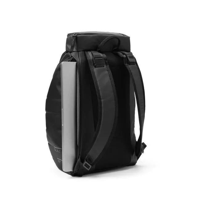 DB Hugger 25L Backpack