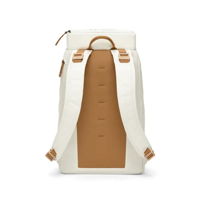 DB Hugger 25L Backpack