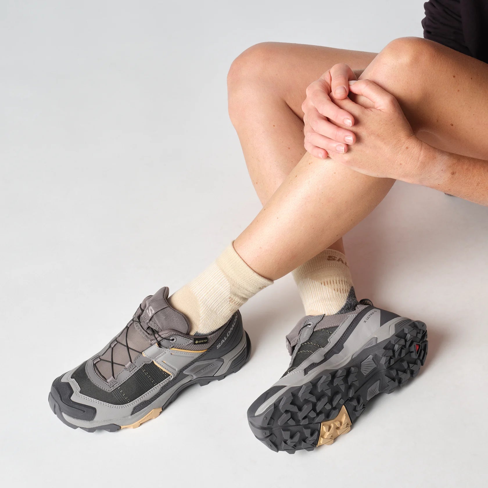 Salomon Women's X Ultra 5 Gore-Tex Hiking Shoes