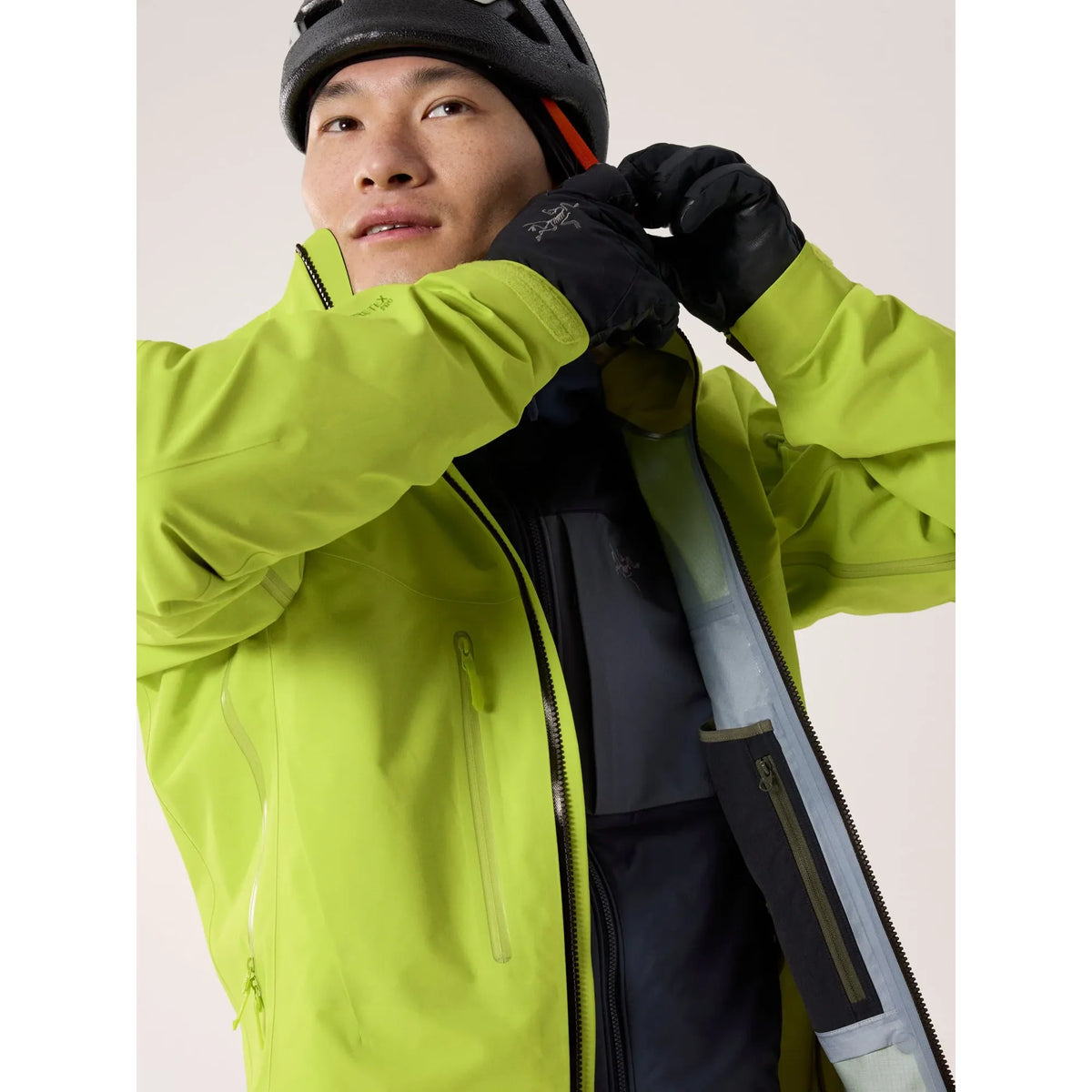 Arc'teryx Men's Alpha SV Jacket