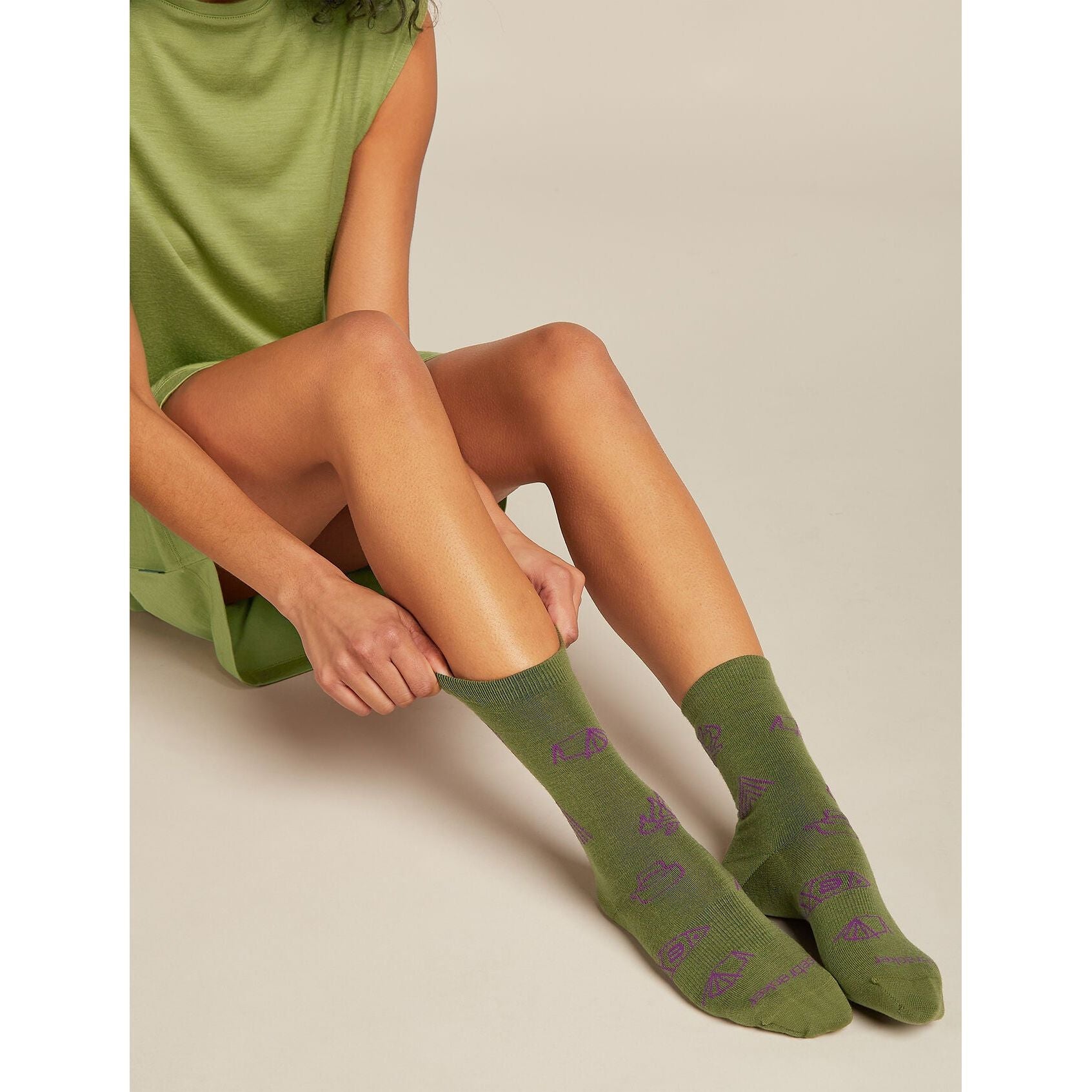 Icebreaker Women's Merino Lifestyle Ultralight Crew Camp Essentials Sock