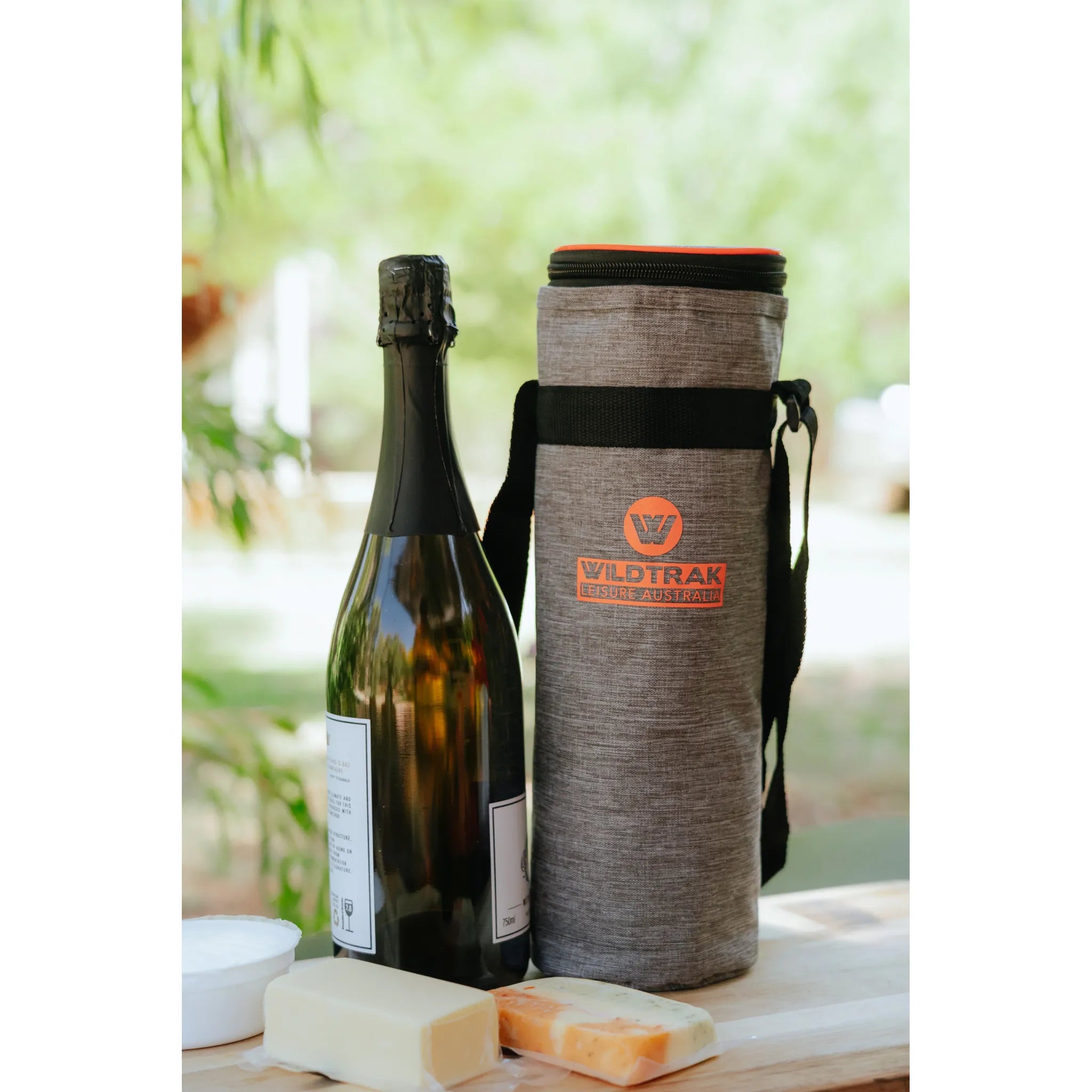 Wildtrak 1.5l Camping 32x10cm Dia Wine Cooler Bag
