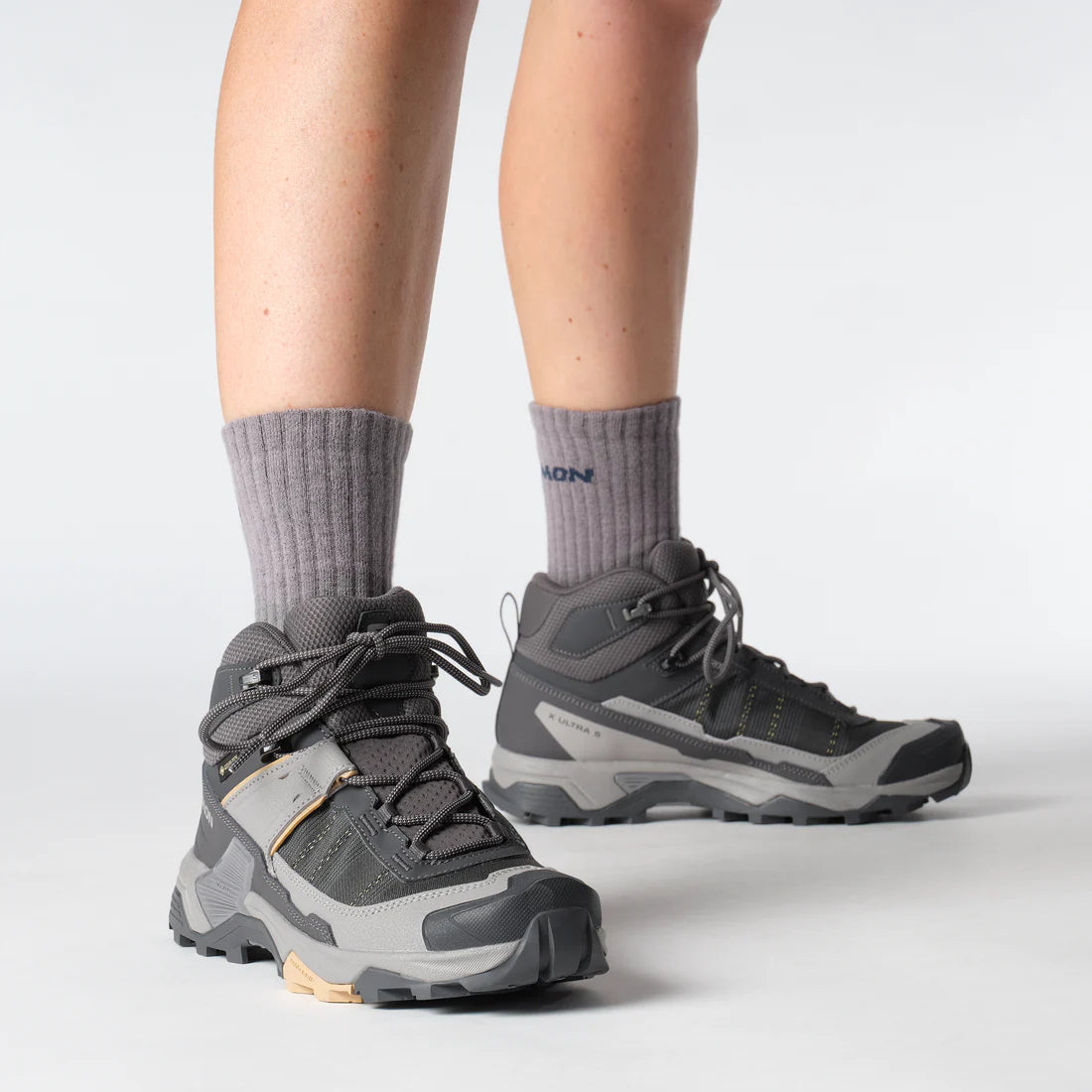 Salomon Women's X Ultra 5 Mid Gore-Tex Hiking Boots