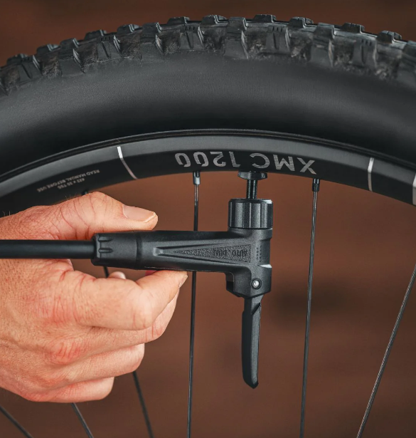 Feedback Sports - Pneuma CC Floor Pump