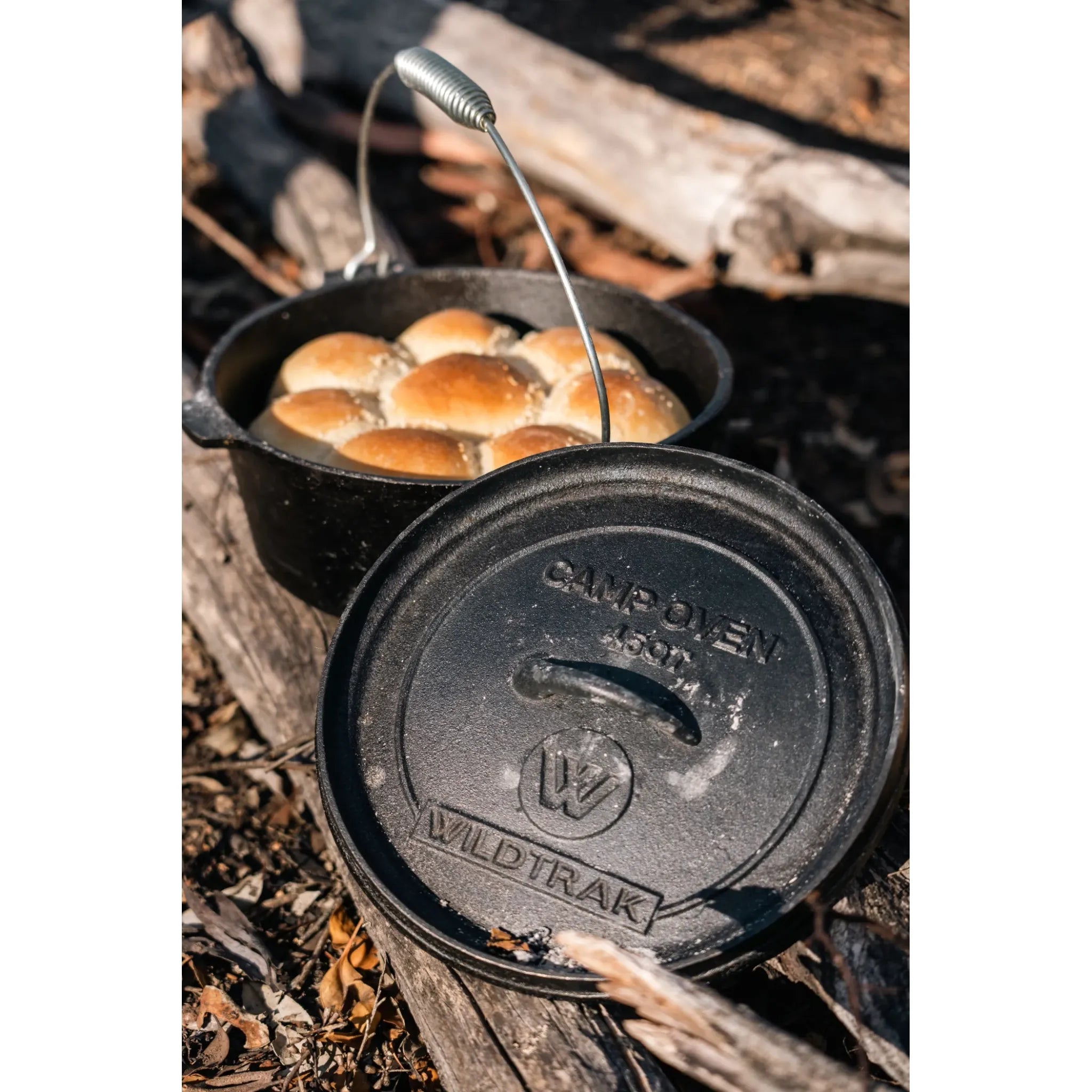 Wildtrak 4.5 Quart Heavy Duty 25x15cm Camp Oven
