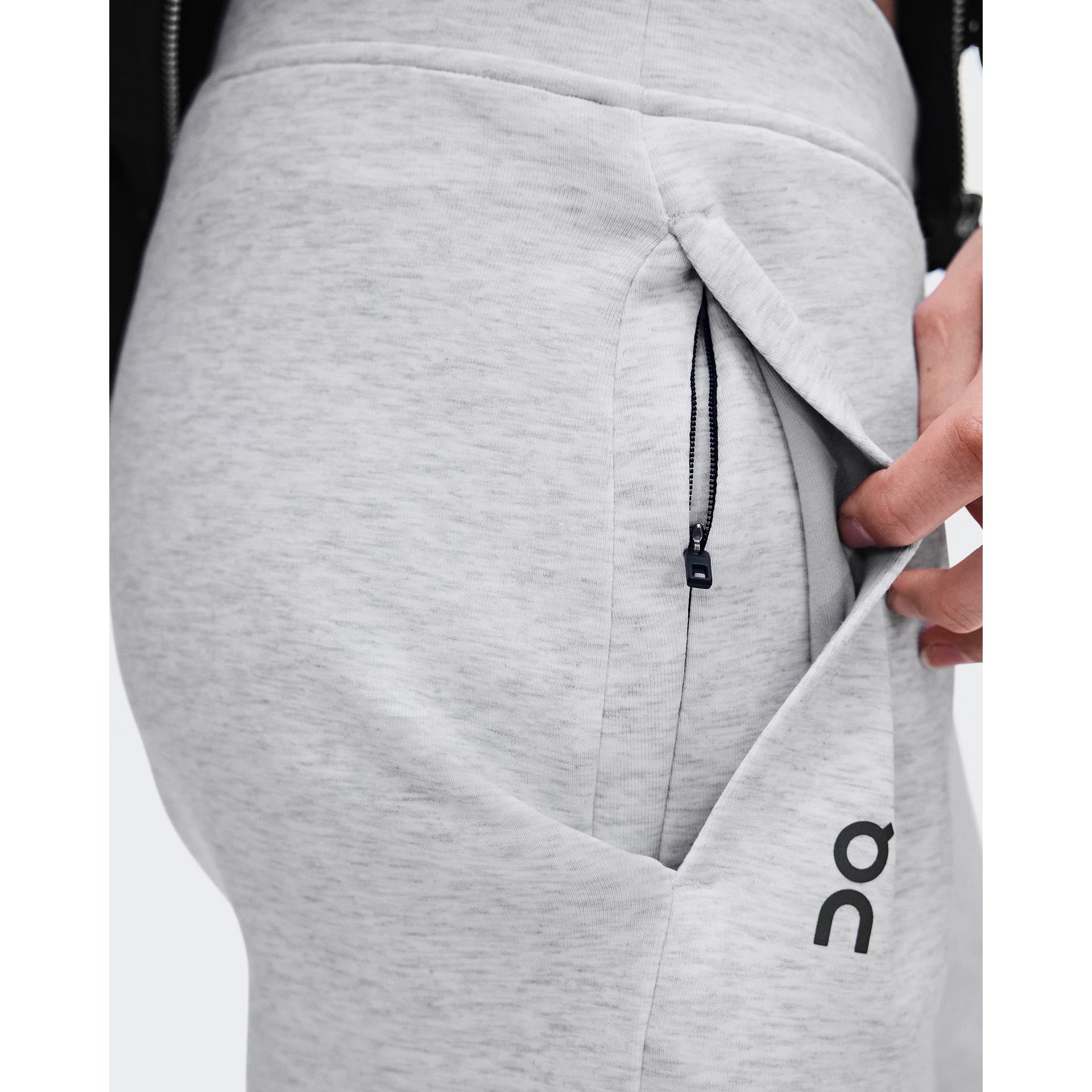 On Running Women's Focus Tech Sweatpants