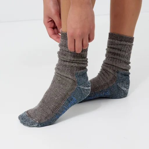 Smartwool Women's Classic Full Cushion Crew Hiking Socks